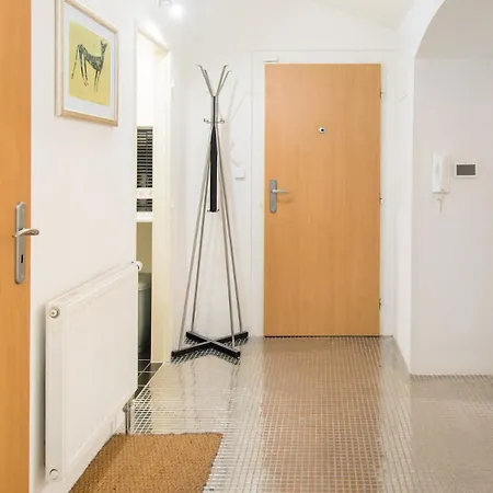Ioa Charming Stylish Castle, Metro Apartmán Praha